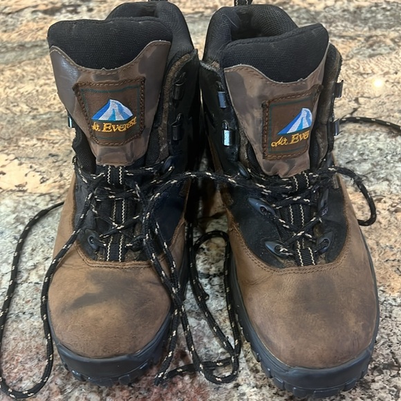 Mt. Everest Boots - Picture 2 of 10